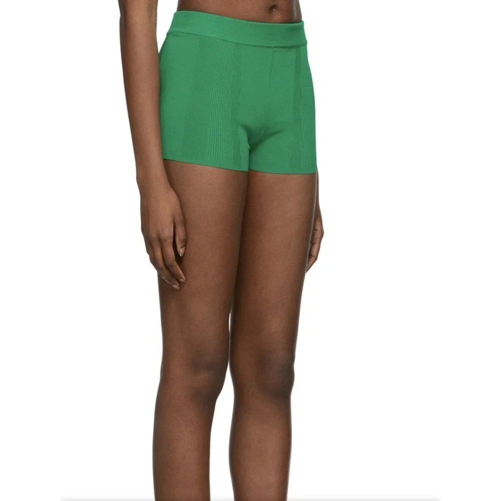 JACQUEMUS LE SHORT BASGIA GREEN RIBBED KNIT BOXER MICRO SHORT (36/US4)